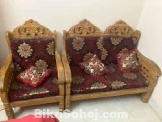 2/2/1 Sofa Set, Cousion, 5 Pillows, Centre Big Table